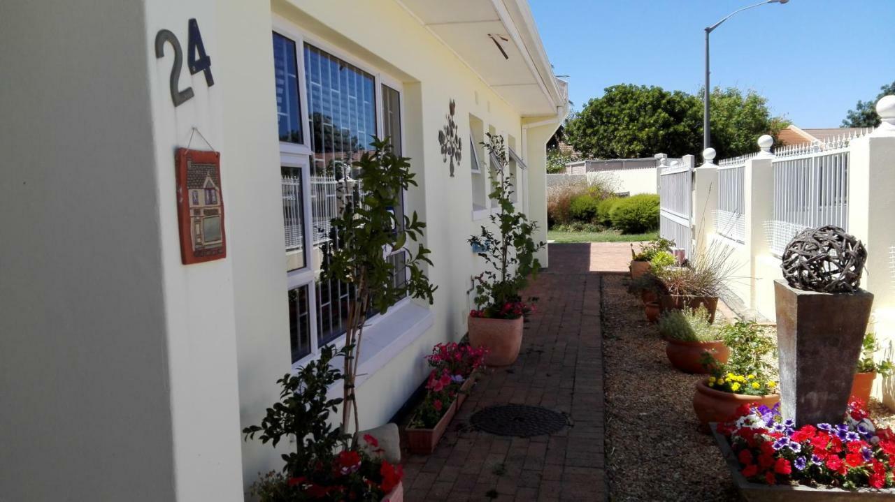 The Greens Apartment Somerset West Bagian luar foto